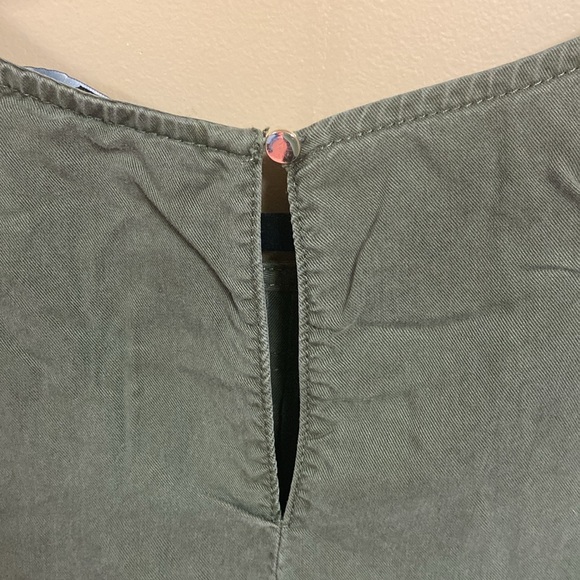 WHBM Army Green top with ruffle sleeves - Picture 6 of 7